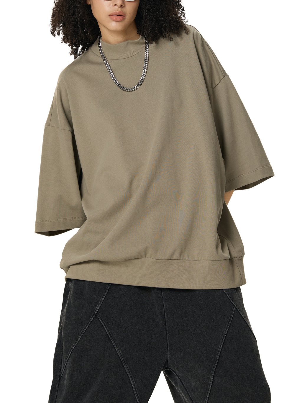 Oversized Mock Neck T-Shirt – Essential Streetwear | Tapstitch-11